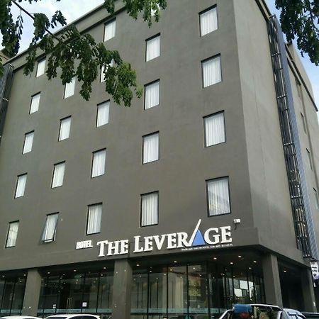 The Leverage Business Hotel Τζόχορ Μπάχρου Εξωτερικό φωτογραφία