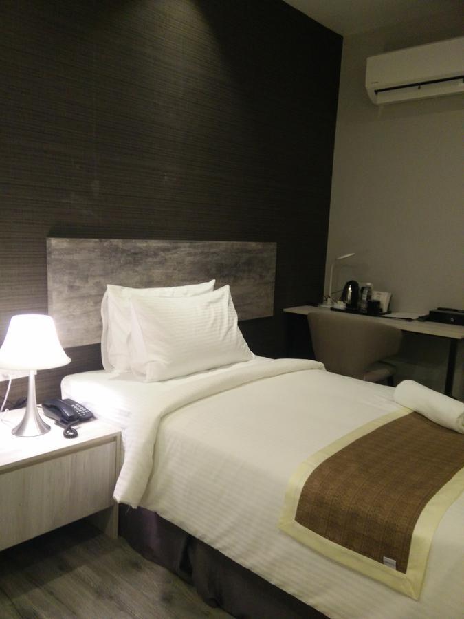 The Leverage Business Hotel Τζόχορ Μπάχρου Εξωτερικό φωτογραφία