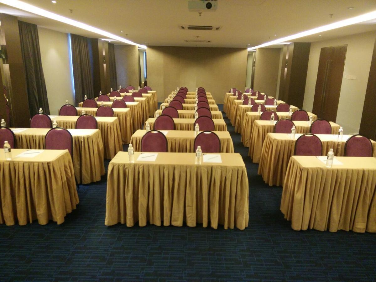 The Leverage Business Hotel Τζόχορ Μπάχρου Εξωτερικό φωτογραφία