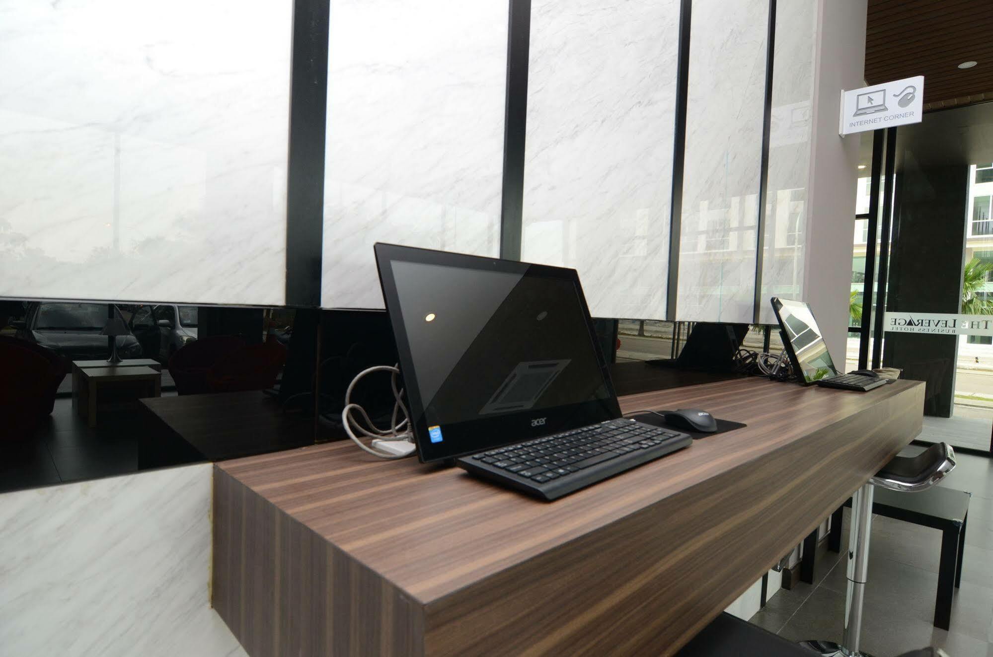 The Leverage Business Hotel Τζόχορ Μπάχρου Εξωτερικό φωτογραφία